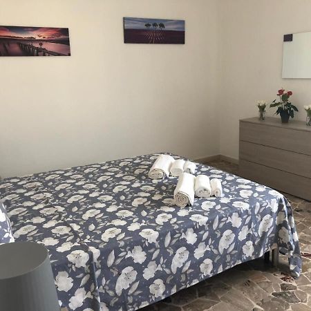 Casa Lucia Apartment เมสเตร ภายนอก รูปภาพ