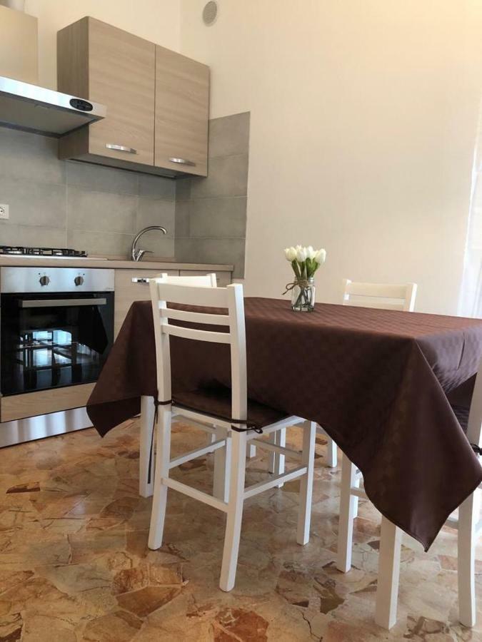 Casa Lucia Apartment เมสเตร ภายนอก รูปภาพ