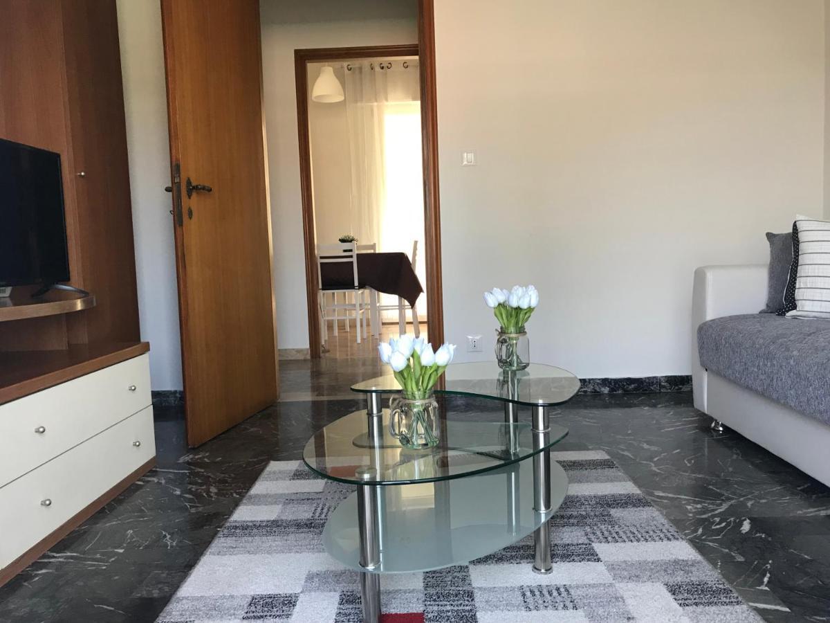 Casa Lucia Apartment เมสเตร ภายนอก รูปภาพ