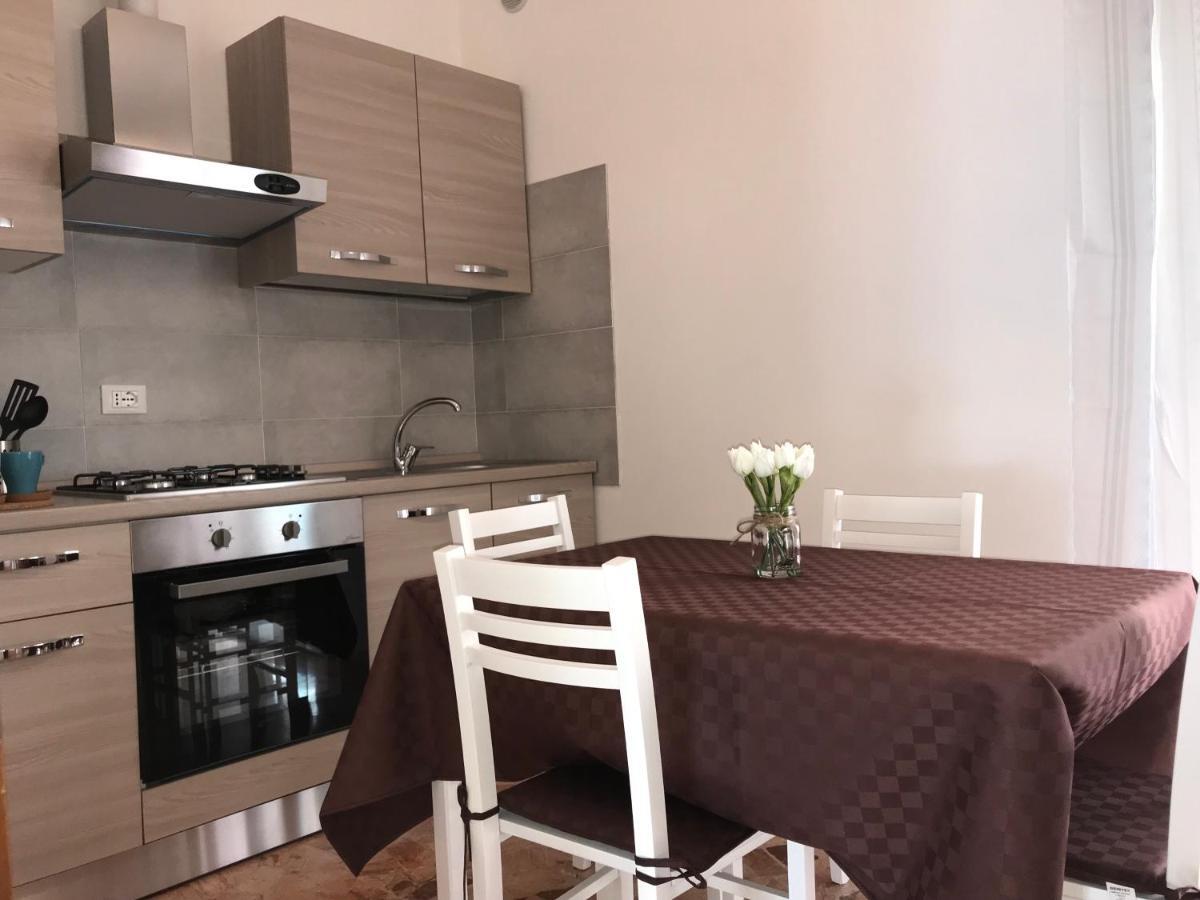Casa Lucia Apartment เมสเตร ภายนอก รูปภาพ