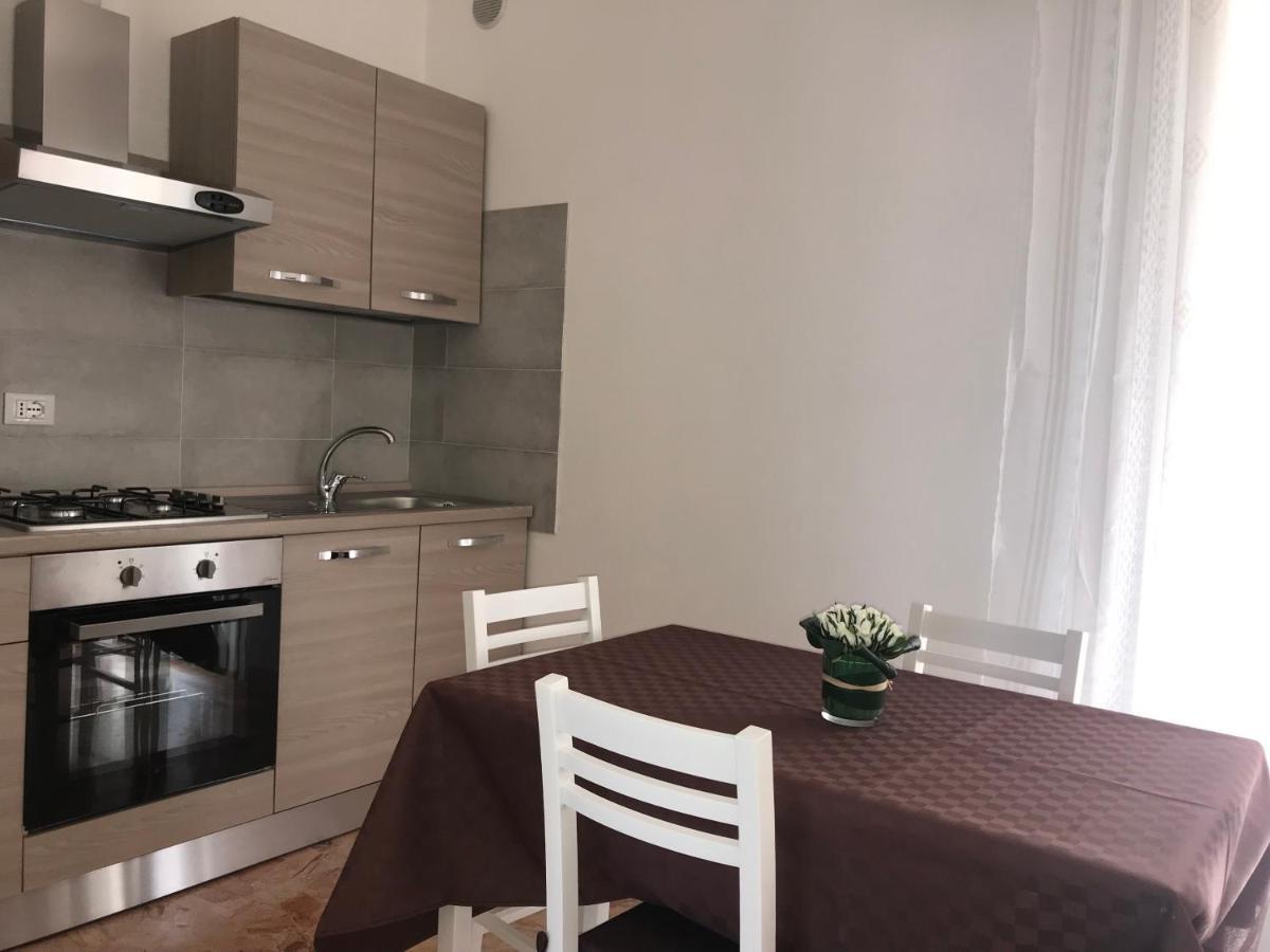 Casa Lucia Apartment เมสเตร ภายนอก รูปภาพ